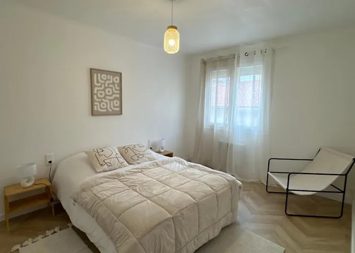 Apartament T3 Proche Toutes Commodites